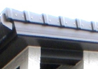 破風板部分は耐久性の高いGL鋼板を採用。