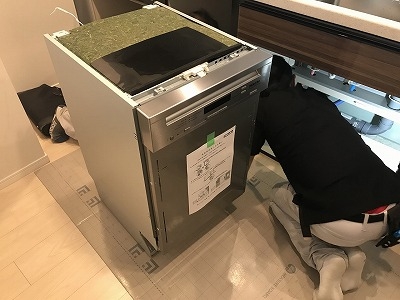 ミーレ食洗機　メーカーキッチンへ施工